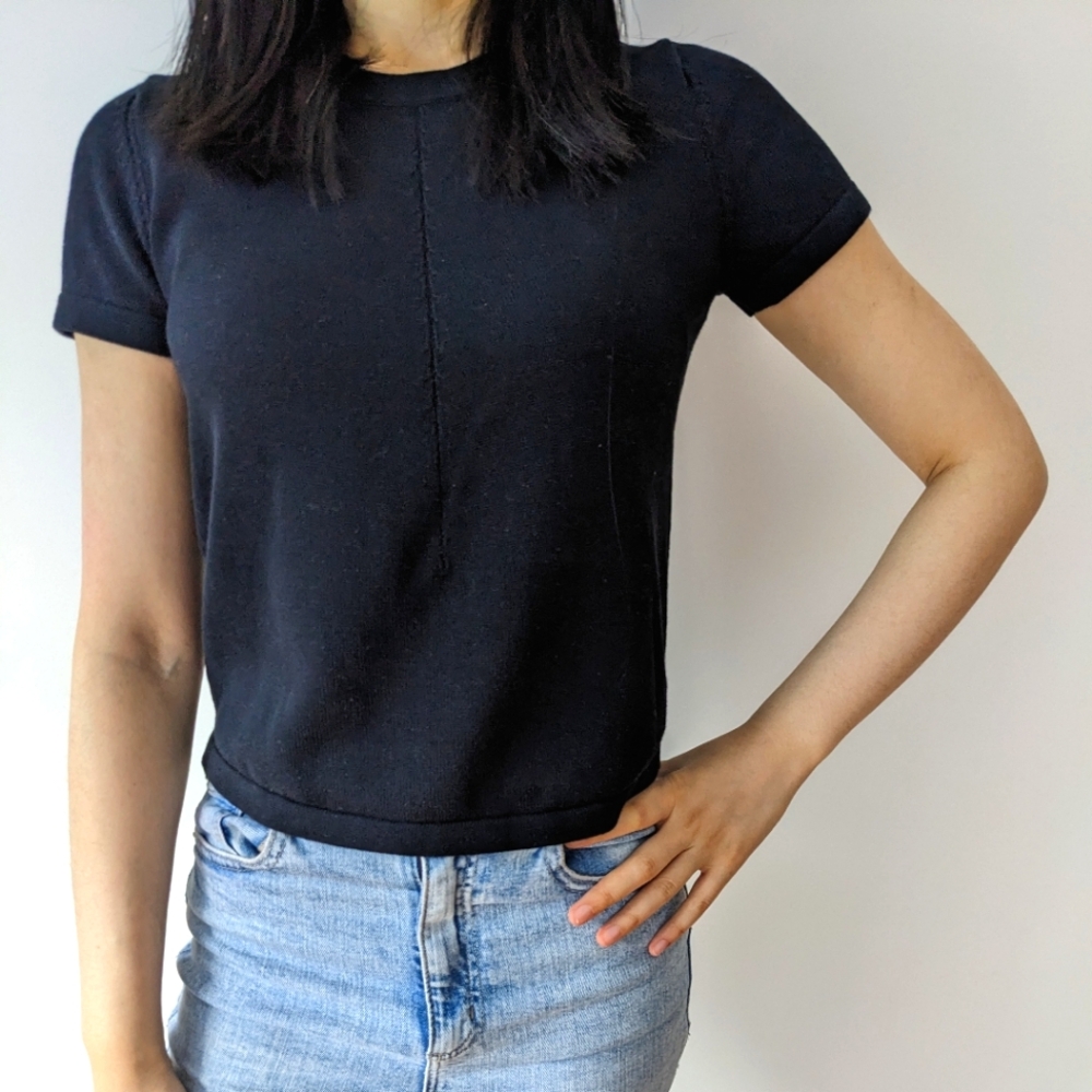 Uniqlo 100% cotton navy T-shirt XS